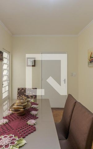Casa à venda com 300m², 3 quartos e 5 vagas Casa à venda com 300m², 3 quartos e 5 vagasSala de Jantar