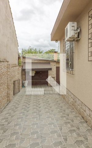 Casa à venda com 300m², 3 quartos e 5 vagas Casa à venda com 300m², 3 quartos e 5 vagasÁrea Externa