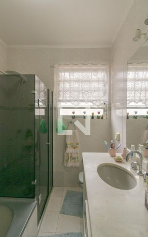 Casa à venda com 300m², 3 quartos e 5 vagas Casa à venda com 300m², 3 quartos e 5 vagasBanheiro