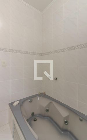Casa à venda com 300m², 3 quartos e 5 vagas Casa à venda com 300m², 3 quartos e 5 vagasBanheiro