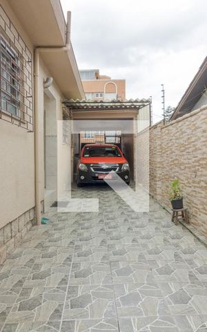 Casa à venda com 300m², 3 quartos e 5 vagas Casa à venda com 300m², 3 quartos e 5 vagasÁrea Externa