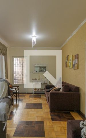 Casa à venda com 300m², 3 quartos e 5 vagas Casa à venda com 300m², 3 quartos e 5 vagasSala