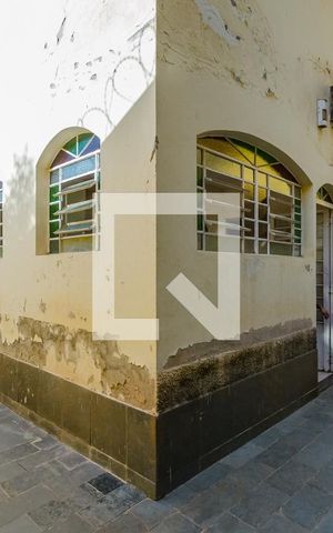 Casa para alugar com 270m², 4 quartos e 4 vagas Casa para alugar com 270m², 4 quartos e 4 vagasQuintal