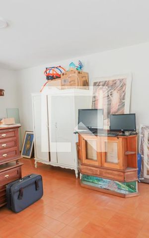 Casa à venda com 400m², 5 quartos e 4 vagas Casa à venda com 400m², 5 quartos e 4 vagasSalão Edicula