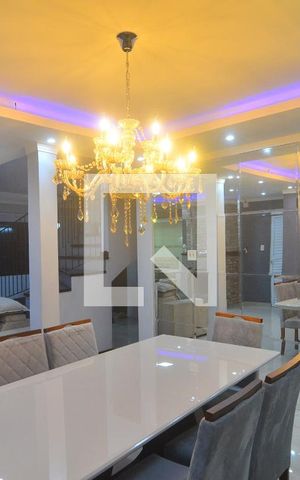 Casa à venda com 264m², 3 quartos e 4 vagasSala