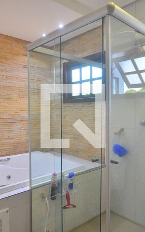 Casa à venda com 264m², 3 quartos e 4 vagasBanheiro