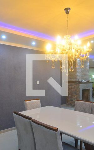 Casa à venda com 264m², 3 quartos e 4 vagasSala