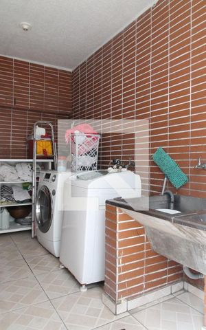 Casa à venda com 400m², 6 quartos e 4 vagasÁrea de Serviço