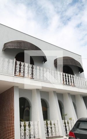 Casa à venda com 400m², 6 quartos e 4 vagasEntrada