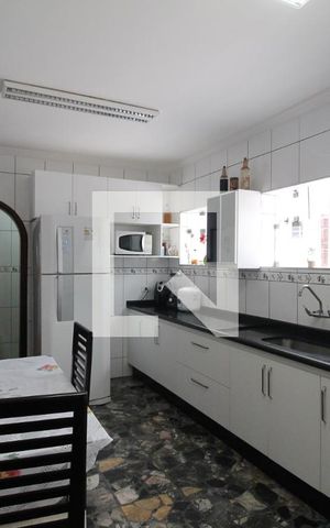 Casa à venda com 400m², 6 quartos e 4 vagasCozinha