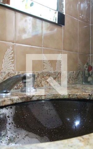 Casa à venda com 400m², 6 quartos e 4 vagasBanheiro 2