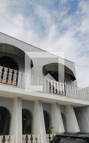Casa à venda com 400m², 6 quartos e 4 vagasEntrada