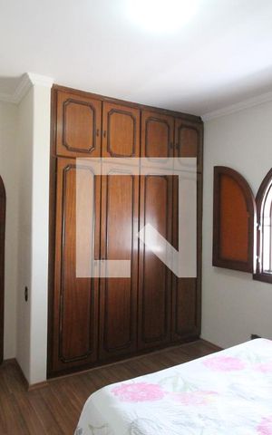 Casa à venda com 400m², 6 quartos e 4 vagasQuarto 3  