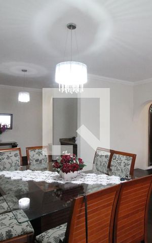 Casa à venda com 400m², 6 quartos e 4 vagasSala de Jantar