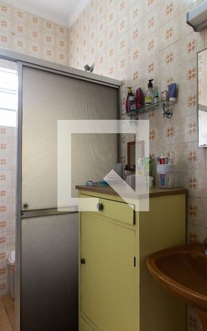 Casa à venda com 500m², 3 quartos e 8 vagas Casa à venda com 500m², 3 quartos e 8 vagasBanheiro 1