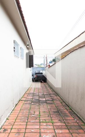 Casa à venda com 500m², 3 quartos e 8 vagas Casa à venda com 500m², 3 quartos e 8 vagasGaragem - Entrada