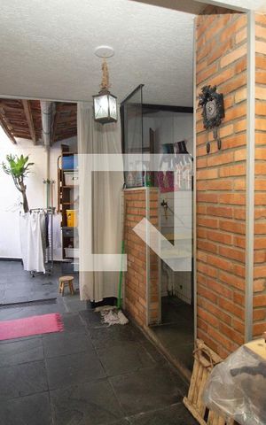 Casa à venda com 160m², 4 quartos e 2 vagas Casa à venda com 160m², 4 quartos e 2 vagasÁrea de Serviço