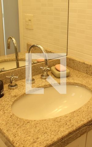 Apartamento à venda com 137m², 4 quartos e 2 vagasBanheiro da Suíte 1