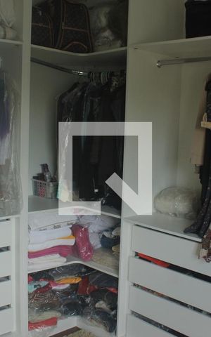 Apartamento à venda com 137m², 4 quartos e 2 vagasCloset da suíte 2
