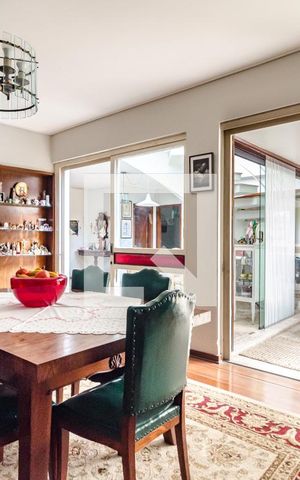 Casa à venda com 530m², 5 quartos e 2 vagasSala de jantar