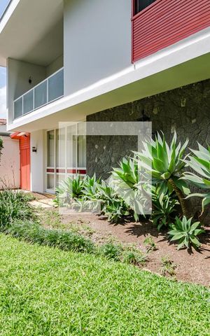 Casa à venda com 530m², 5 quartos e 2 vagasFachada