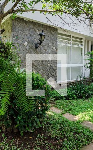 Casa à venda com 530m², 5 quartos e 2 vagasFachada