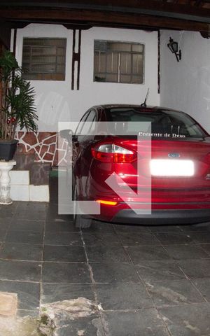 Casa à venda com 160m², 4 quartos e 4 vagasESTACIONAMENTO