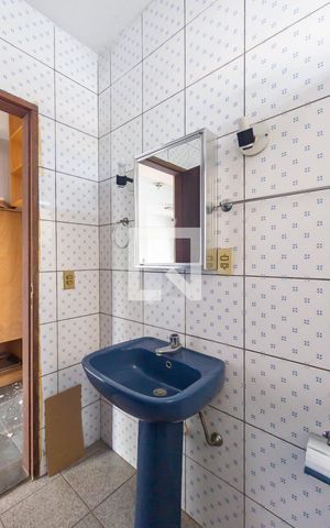 Casa para alugar com 250m², 3 quartos e 3 vagas Casa para alugar com 250m², 3 quartos e 3 vagasBanheiro da Edícula
