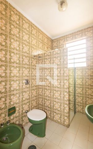 Casa para alugar com 250m², 3 quartos e 3 vagas Casa para alugar com 250m², 3 quartos e 3 vagasBanheiro