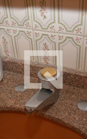 Apartamento à venda com 58m², 2 quartos e 1 vagaBanheiro - Torneira