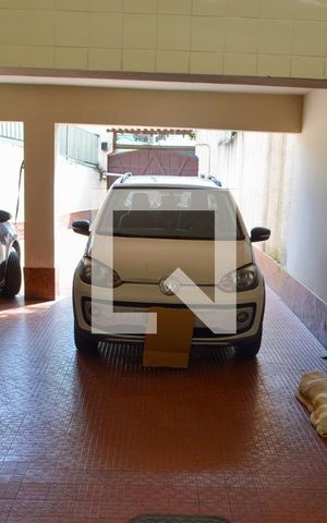Casa à venda com 390m², 3 quartos e 4 vagas Casa à venda com 390m², 3 quartos e 4 vagasGaragem