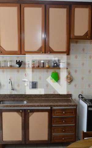 Casa à venda com 390m², 3 quartos e 4 vagas Casa à venda com 390m², 3 quartos e 4 vagasCozinha