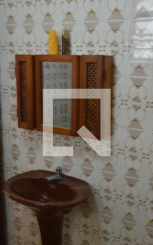 Casa à venda com 390m², 3 quartos e 4 vagasBanheiro da Edicula