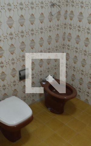 Casa à venda com 390m², 3 quartos e 4 vagasBanheiro da Edicula