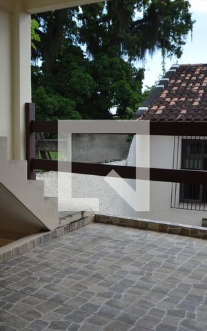 Casa à venda com 390m², 3 quartos e 4 vagasVaranda da Edicula
