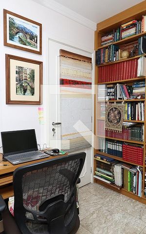 Apartamento para alugar com 374m², 4 quartos e 4 vagas Apartamento para alugar com 374m², 4 quartos e 4 vagasEscritório