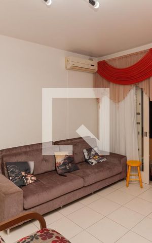 Apartamento à venda com 84m², 2 quartos e 1 vaga Apartamento à venda com 84m², 2 quartos e 1 vagaSala