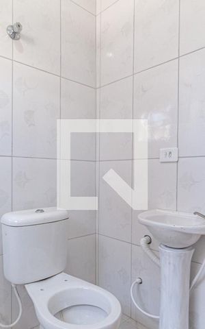 Casa para alugar com 100m², 2 quartos e sem vagaBanheiro da suíte