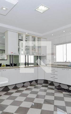 Casa à venda com 261m², 3 quartos e 8 vagasCozinha