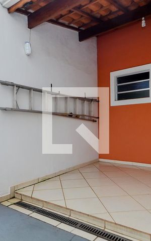 Casa à venda com 261m², 3 quartos e 8 vagasQuarto de Serviço