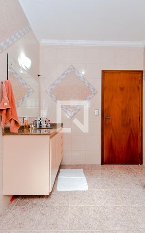 Casa à venda com 261m², 3 quartos e 8 vagasBanheiro Social