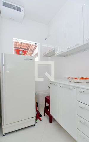 Casa à venda com 261m², 3 quartos e 8 vagasDespensa 
