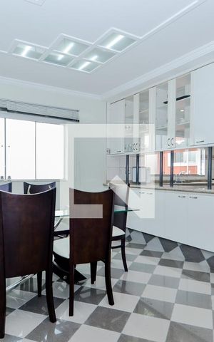 Casa à venda com 261m², 3 quartos e 8 vagasCopa 
