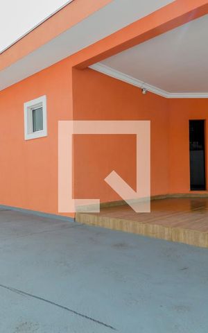 Casa à venda com 261m², 3 quartos e 8 vagasCorredor Lateral 