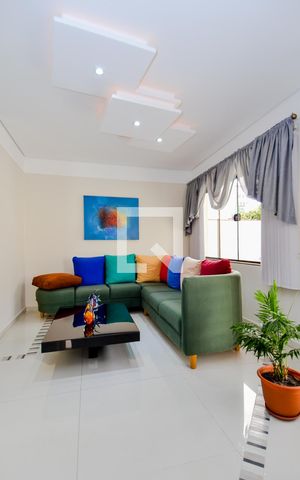 Casa à venda com 261m², 3 quartos e 8 vagasSala
