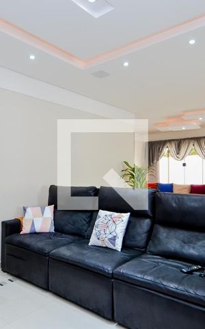 Casa à venda com 261m², 3 quartos e 8 vagasSala