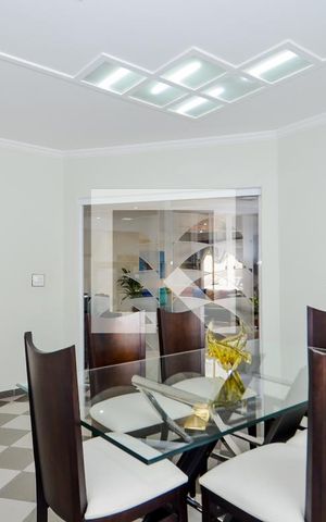 Casa à venda com 261m², 3 quartos e 8 vagasCopa 
