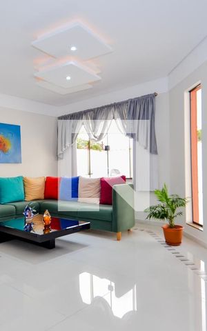 Casa à venda com 261m², 3 quartos e 8 vagasSala
