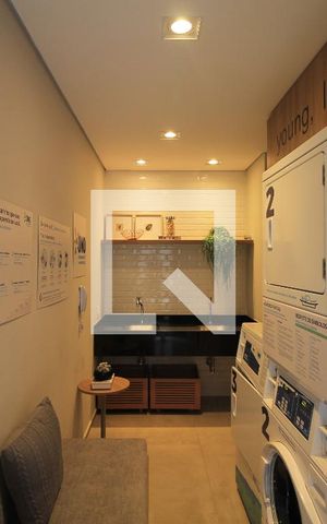 Apartamento à venda com 36m², 2 quartos e sem vagaÁrea comum
