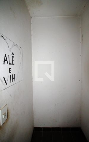 Casa à venda com 200m², 2 quartos e 2 vagas Casa à venda com 200m², 2 quartos e 2 vagasBanheiro de serviço